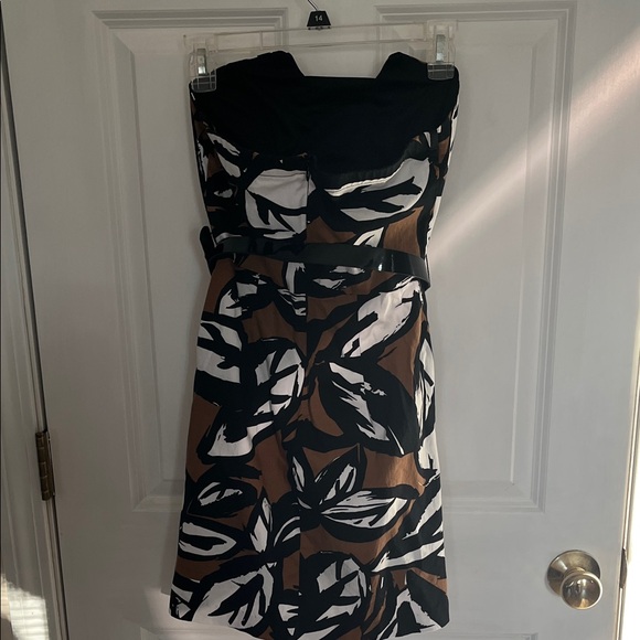 B. Smart Elegant Black and Brown Strapless Dress - Picture 5 of 5